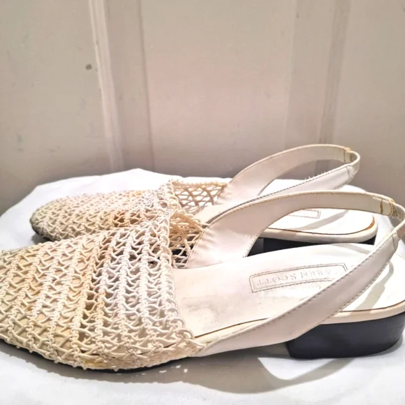 Karen Scott White Crocheted Slip Ons Small Heals Size 7.5" - Picture 4 of 5